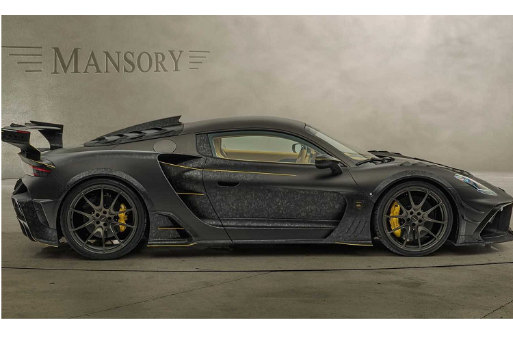 Mâm xe của Maserati MC20 độ Bodykit Forged Carbon là dạng 10 chấu được hoàn thiện với màu đồng có sắc độ tối. Bên trong khoang nội thất còn đặc biệt hơn khi thể hiện sự rực rỡ nhờ sử dụng chủ yếu màu vàng từ các sọc thân xe cho vải bọc.