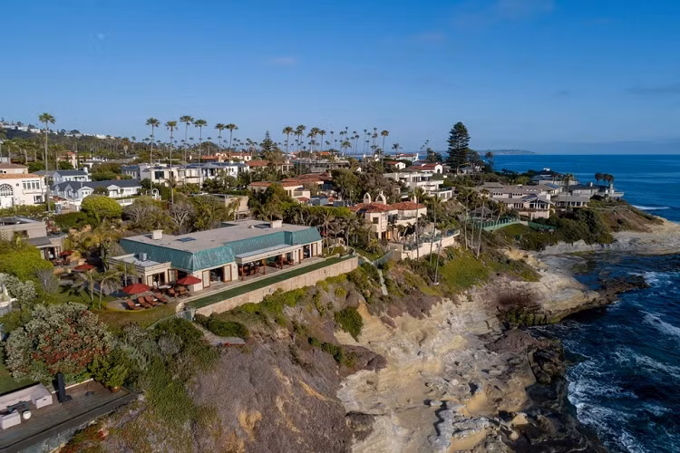 Dinh thu co bai luot song rieng o California-Hinh-3