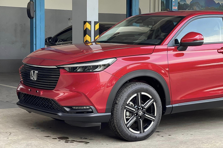 Trong 11 tháng của năm 2022, hãng Honda mới bán được tổng cộng 2.207 chiếc HR-V cho khách hàng Việt Nam, thấp hơn nhiều so với Toyota Corolla Cross (18.994 xe), Kia Seltos (11.946 xe) và Hyundai Creta (10.219 xe).