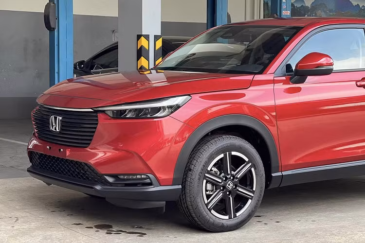 Trong 11 tháng của năm 2022, hãng Honda mới bán được tổng cộng 2.207 chiếc HR-V cho khách hàng Việt Nam, thấp hơn nhiều so với Toyota Corolla Cross (18.994 xe), Kia Seltos (11.946 xe) và Hyundai Creta (10.219 xe).