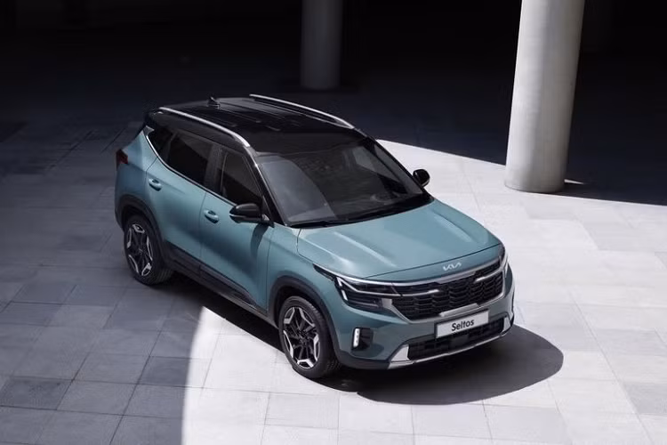 Kia dự kiến sẽ ra mắt phiên bản nâng cấp của Seltos tại Triển lãm Ô tô Quốc tế Busan 2022 ở Hàn Quốc diễn ra từ 14 - 24/7. Với một loạt nâng cấp, xe dự kiến sẽ có giá bán tăng nhẹ so với phiên bản tiền nhiệm