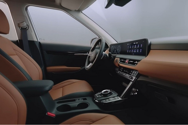 Tùy chọn thứ hai là động cơ xăng 4 xi-lanh 1.6L tăng áp, sản sinh công suất tối đa 177 mã lực và mô-men xoắn cực đại 265 Nm. Khối động cơ này đi kèm hộp số tự động 8 cấp mới. Trang bị động cơ diesel 1.6L sẽ bị "khai tử". Mẫu SUV cỡ B cũng sẽ không có phiên bản hybrid như các thông tin đồn đoán trước đó.