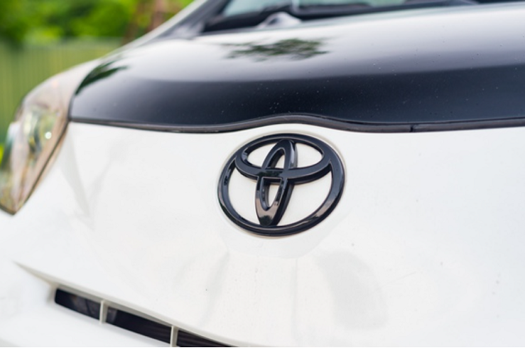 Quay trở lại chiếc xe Toyota iQ 11 năm tuổi trong bài viết này, nó sở hữu kiểu dáng nhỏ gọn bao gồm dài x rộng x cao lần lượt là 2.985 x 1.680 x 1.500 (mm), chiều dài trục cơ sở đạt 2.000 mm - có thể chở 4 người, phù hợp với đường phố đô thị. Số km lăn bánh của chiếc xe theo công bố của người bán là đã chạy khoảng hơn 50.000 km.