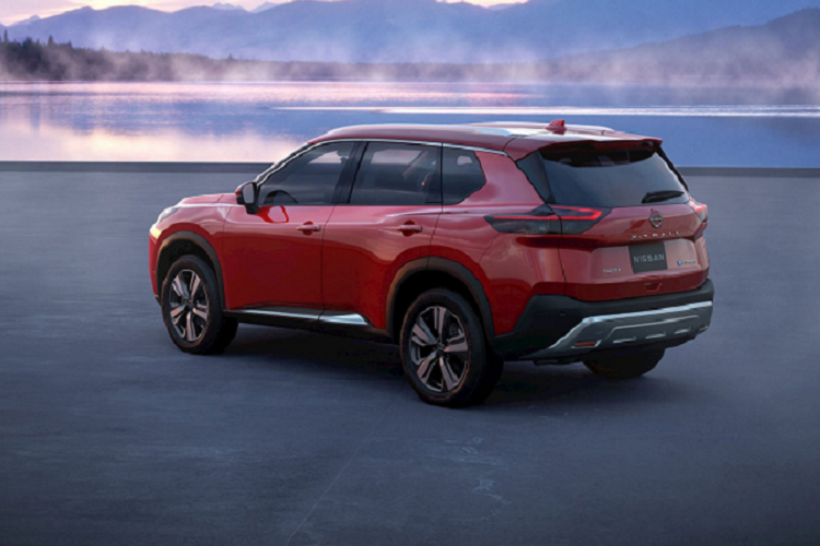 Giá xe Nissan X-Trail 2022 có mức khởi điểm từ 23.150 USD cho bản hybrid “S” 2WD bản gốc và phiên bản flagship “ G e-4ORCE ” 4WD hybrid có giá 32.557 Đô. Các đối thủ chính của mẫu xe X-Trail chính là Toyota RAV4, Subaru Forester, Honda CR-V và Mitsubishi Outlander.