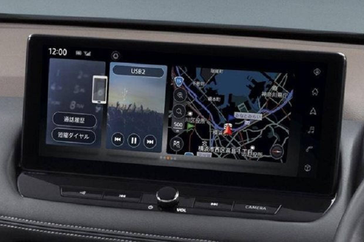 Các tính năng mở rộng khác bao gồm Hệ thống âm thanh cao cấp Bose được điều chỉnh riêng cho X-Trail, ổ cắm điện xoay chiều 100V với công suất tối đa 1.500 Watt và nhiều tùy chọn tùy chỉnh cho ghế bọc