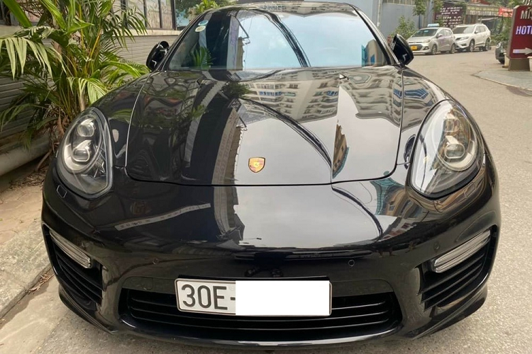 Thieu gia nha bau Hien ban Porsche Panamera hon 6 ty cho 