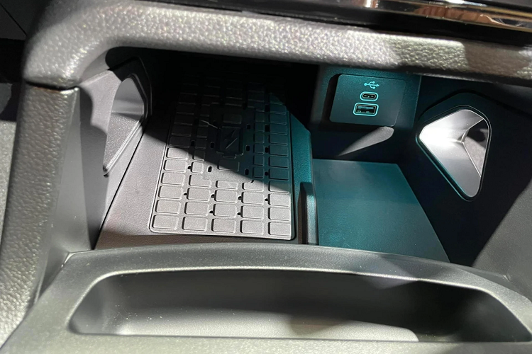 Nhìn chung, Ford Ranger Wildtrak 2.0L Bi-Turbo 4x4 10AT này hứa hẹn sẽ là tiếp tục thu hút được khách hàng với nhu cầu mua bán tải để phục vụ cho gia đình. Nếu tiếp tục duy trì lắp ráp trong nước, phiên bản này sẽ được trang bị không thua gì thị trường Thái Lan.