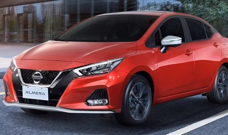 Kinh xe Nissan Almera hap hoi, tai xe 30 nam kinh nghiem cung... khoc-Hinh-3