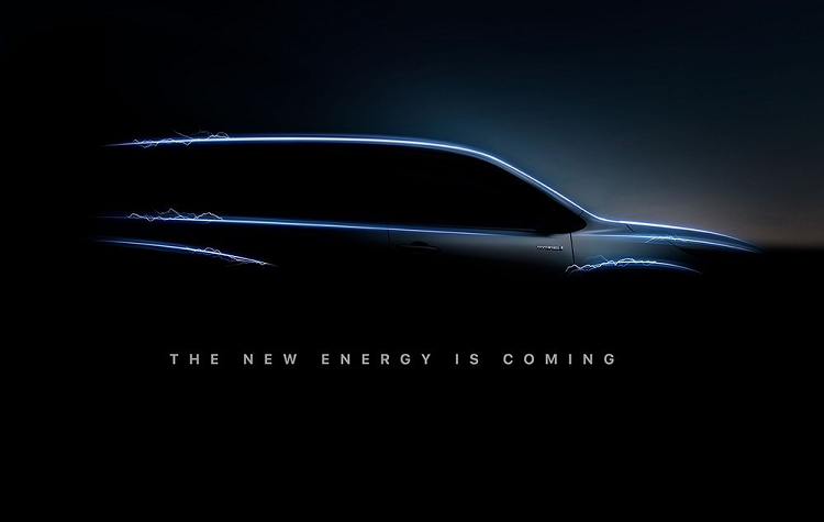 Toyota Innova 2023 tiep tuc lo noi that voi cua so troi toan canh-Hinh-3