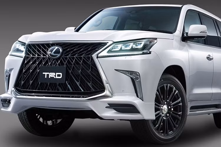 Nằm hai bên lưới tản nhiệt của Chery Arrizo 5 GT 2022 là cụm đèn pha LED với 2 bóng hình chữ nhật và dải đèn LED định vị ban ngày hình chữ "L". Một lần nữa, thương hiệu xe Trung Quốc lại "ăn cắp" thiết kế của Lexus. Cụm đèn pha của mẫu ô tô Trung Quốc này khá giống với Lexus RX.