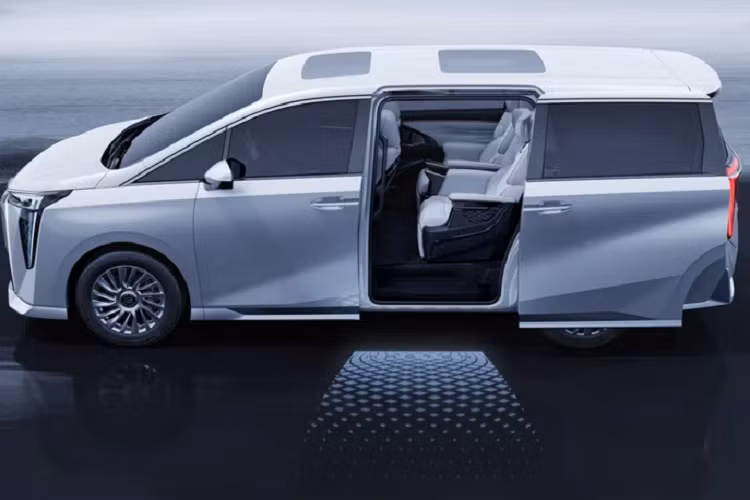 Đối với hệ truyền động plug-in hybrid, hãng xe vẫn chưa cung cấp bất kỳ thông tin chi tiết nào. Giá xe GAC Trumpchi M8 2023 vẫn chưa được tiết lộ nhưng nó sẽ xuất hiện tại thị trường Trung Quốc vào cuối năm nay.