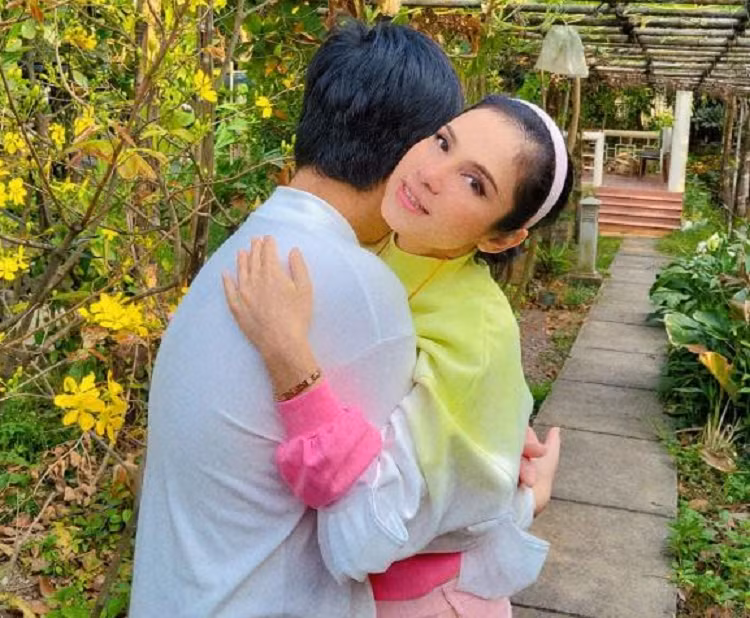 Viet Trinh dap tra cau hoi 'ba dua nho dau, co cho tien nuoi con khong?'