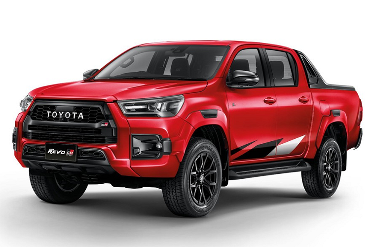 Bên ngoài, mẫu xe bán tải Toyota Hilux GR Sport 2022 ở thị trường châu Âu được trang bị lưới tản nhiệt hình lục giác cỡ lớn, đi kèm mắt lưới hình tổ ong. Lưới tản nhiệt được chia thành 2 tầng nhờ nẹp ở giữa, tích hợp tem chữ nổi "Toyota" và logo "GR". Lưới tản nhiệt này được bao quanh bằng viền màu đen bóng.