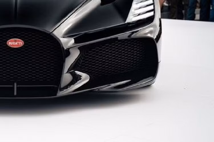 Đến nay, con trai ông Chin Jit Pyng đã đích thân lên tiếng về việc bố mình có mua siêu xe Bugatti Mistral Roadster như các tin đồn trước đó thông tin.