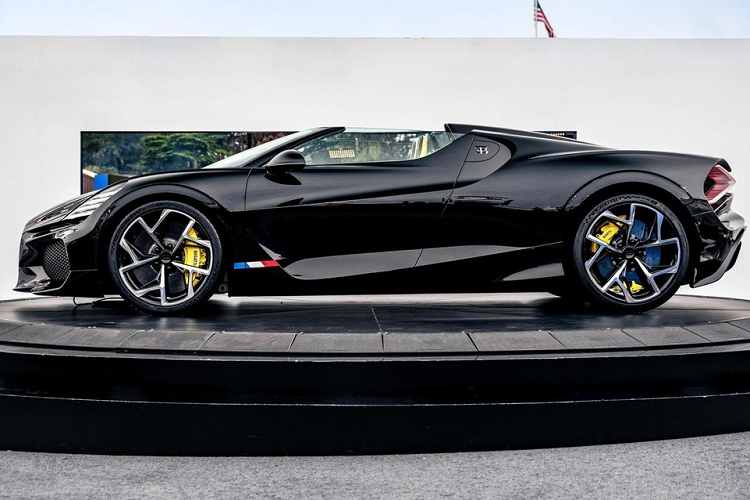 Ngoài dàn xe Bugatti rất hùng hậu, ông Chin Jit Pyng còn được cho sở hữu hơn 30 chiếc siêu xe, xe cổ, xe siêu sang ở Malaysia, số này có nhiều xe giới hạn như McLaren P1 màu cam, Lamborghini Aventador SVJ63, Ferrari F2tdf...