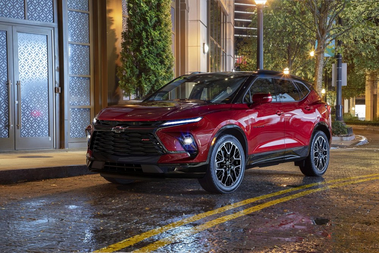 Cuối cùng là những trang bị an toàn mới của Chevrolet Blazer 2023 như hệ thống kiểm soát hành trình thích ứng dành cho 2 bản cao cấp 2LT và 3LT.