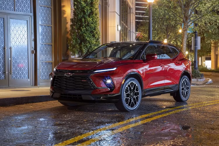Cuối cùng là những trang bị an toàn mới của Chevrolet Blazer 2023 như hệ thống kiểm soát hành trình thích ứng dành cho 2 bản cao cấp 2LT và 3LT.