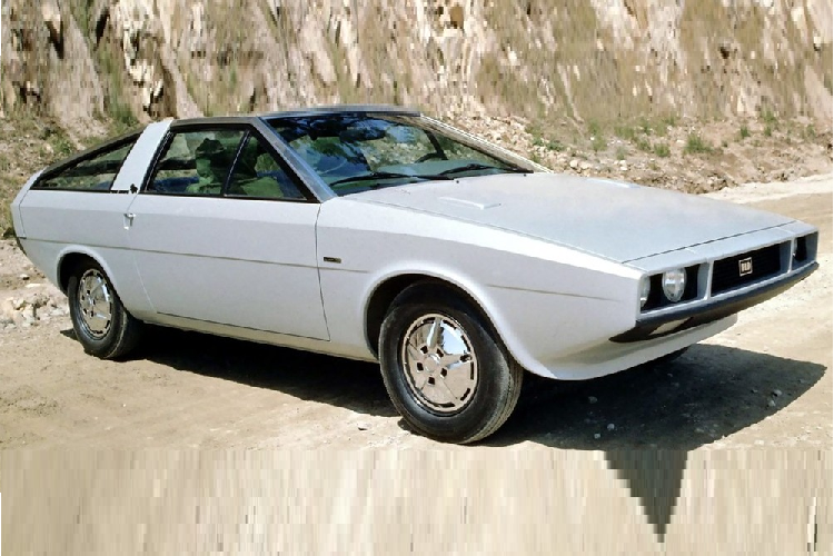 Tương tự Hyundai Pony Coupe 1974, N Vision 74 cũng mang trên mình thiết hình cái nêm như xe DeLorean trong quá khứ. Tuy nhiên, so với Pony Coupe 1974, mẫu Hyundai N Vision 74 concept mới của hãng xe Hàn sở hữu thiết kế hầm hố hơn nhờ chiều cao khá thấp, chỉ 1.331 mm.