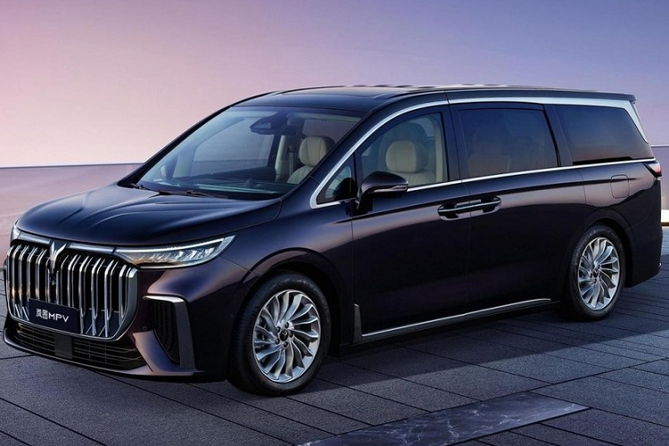 Đây là sản phẩm do thương hiệu con Voyah của hãng xe Dongfeng phát triển nhằm cạnh tranh với những mẫu MPV cỡ lớn như Toyota Alphard, Lexus LM hay Buick GL8 Avenir. Được phát triển dựa trên cơ sở gầm bệ Electric Smart Secure Architecture (ESSA), mẫu MPV mới này sở hữu chiều dài 5.315 mm, chiều rộng 1.980 mm, chiều cao 1.810 mm và chiều dài cơ sở 3.200 mm.