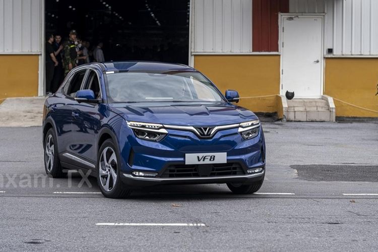 VinFast VF8 tang gia lan thu 2, mua xe kem pin 1,64 ty dong-Hinh-2