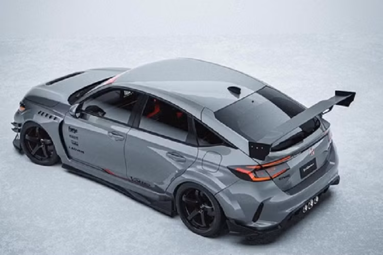 Nhiều nguồn tin cho rằng cỗ máy này sẽ sản sinh công suất 325 mã lực và mô-men xoắn 420 Nm. Sức mạnh được chuyển đến bánh trước thông qua hộp số sàn sáu cấp.