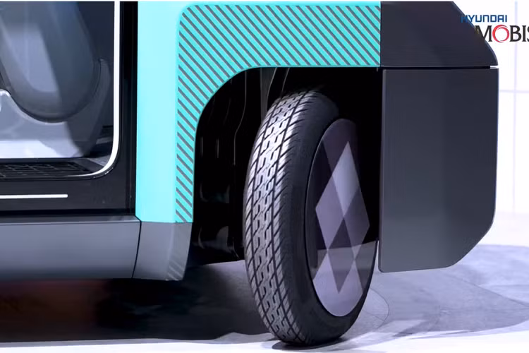 Với nhiệm vụ là một phương tiện giao hàng, nó dài hơn M.Vision Pop 600 mm và có khu vực hàng hóa phía sau với các ngăn có thể điều chỉnh được làm từ nhựa tái chế.