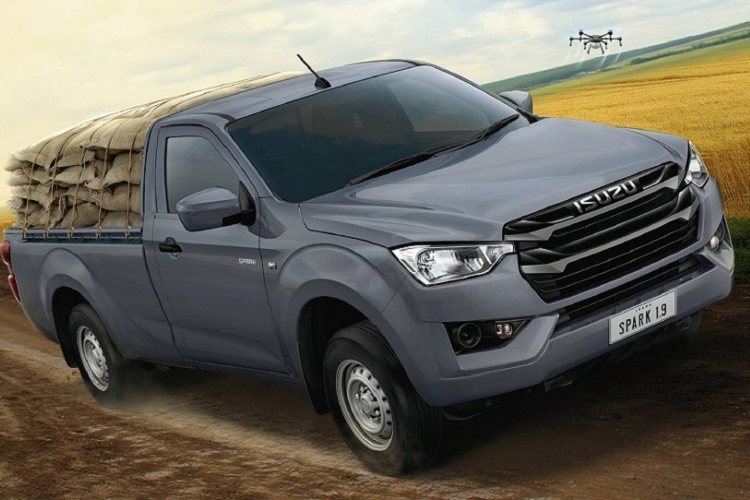Isuzu D-Max hiện là mẫu xe bán tải ăn khách nhất tại thị trường Thái Lan với doanh số cộng dồn 161.556 chiếc trong 11 tháng của năm 2022. Không "ngủ quên trên chiến thắng", hãng tiếp tục tung ra 2 phiên bản siêu rẻ Isuzu D-Max 2023 mới ra thị trường Thái Lan để tăng thêm sức cạnh tranh trước đối thủ đồng hương Toyota Hilux.