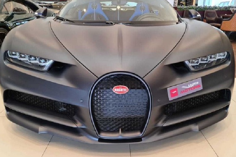 Hiện đại gia Campuchia là 1 trong 20 khách hàng trên thế giới tậu Bugatti Chiron Sport 110 Ans Edition và chủ nhân đầu tiên tại Đông Nam Á sở hữu mẫu siêu xe triệu đô hàng hiếm, đình đám này.