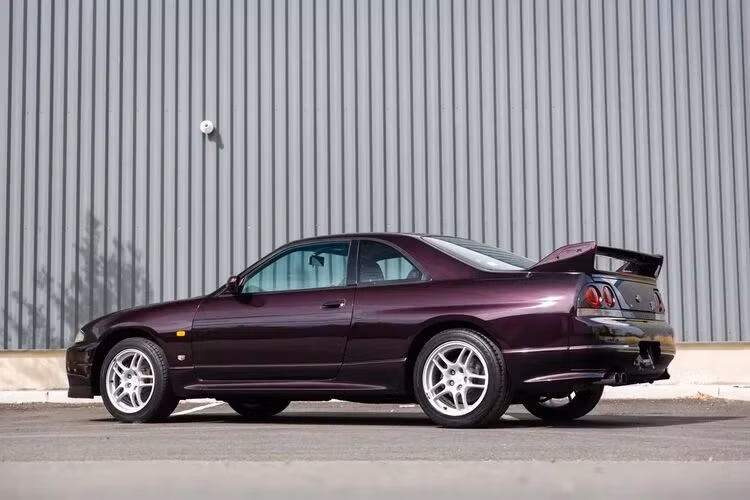 Việc sở hữu một chiếc xe thuộc hệ JDM cổ điển không phải là điều dễ dàng, khi mà những chiếc xe thể thao này ngày càng hiếm. Chính vì vậy mà khi nghe đến 11 chiếc xe được bán đấu giá nó đã là một điều rất đáng ngạc nhiên.