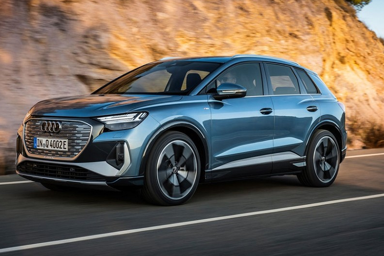 Audi e-tron sẽ xâm chiếm gian hàng của hãng xe sang Đức tại VMS 2022. Mẫu xe đầu tiên đã được lộ diện là Audi e-tron GT trong khi nhiều cái tên tiếp theo được dự đoán có thể lần đầu xuất hiện như E-Tron Sportback, Q4 E-Tron và Q4 Sportback E-Tron 2022 và nhiều khả năng sẽ có 1 mẫu concept xe điện khác, có thể là Audi A6 e-tron.
