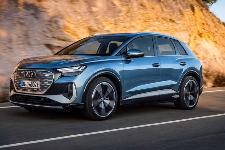 Audi e-tron sẽ xâm chiếm gian hàng của hãng xe sang Đức tại VMS 2022. Mẫu xe đầu tiên đã được lộ diện là Audi e-tron GT trong khi nhiều cái tên tiếp theo được dự đoán có thể lần đầu xuất hiện như E-Tron Sportback, Q4 E-Tron và Q4 Sportback E-Tron 2022 và nhiều khả năng sẽ có 1 mẫu concept xe điện khác, có thể là Audi A6 e-tron.