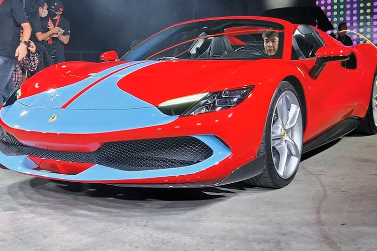 Ferrari 296 GTS mui tran ra mat Dong Nam A, tu 8,2 ty dong