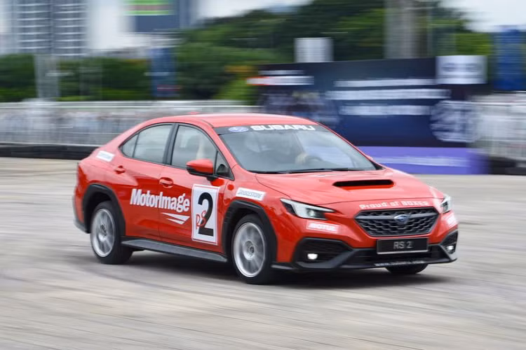 Sau Hà Nội, tay đua người Anh vẫn sẽ còn một lần trình diễn những tiết mục này tại sự kiện Triển lãm ôtô Việt Nam (VMS 2022) tại TP.HCM vào cuối tháng 10.