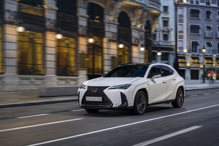 Lexus UX 2023 - SUV hang sang nho xinh, tiet kiem nhien lieu