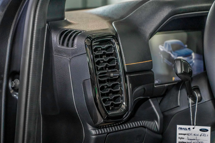 Hơn nữa, thế hệ mới của Ranger 2023 mang nhiều nâng cấp hứa hẹn sẽ rất hút khách. Chính vì vậy, Ranger 2023 rất dễ “khan hàng” sau thời gian ngắn ra mắt.