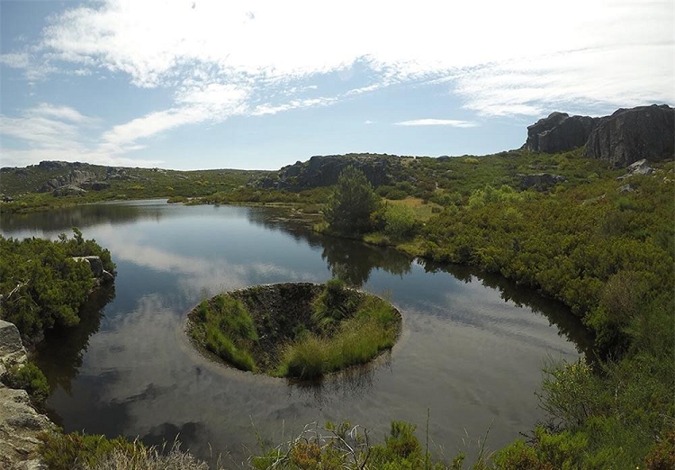Ho nuoc sau hun hut duoc vi nhu 'duong den dia nguc'-Hinh-4
