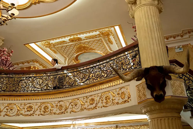 Loat boi canh, dao cu gia 'suong suong' 300 tram ty trong phim Viet-Hinh-3