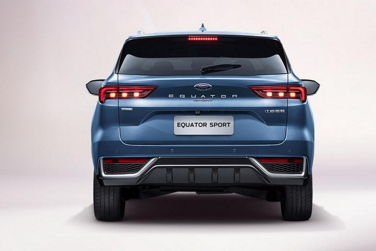 Tại Campuchia, xe có chiều dài đạt 4.630 mm, chiều rộng đạt 1.935 mm, chiều cao đạt 1.706 mm và chiều dài cơ sở lên tới 2.726 mm, hứa hẹn không gian nội thất rộng rãi hơn một chút so với Honda CR-V và Mazda CX-5.