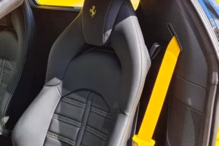 Sức mạnh của siêu xe mui trần Ferrari F8 Spider đến từ khối động cơ V8, tăng áp kép, dung tích 3.9 lít tạo ra công suất tối đa 711 mã lực và mô-men cực đại 770 Nm.