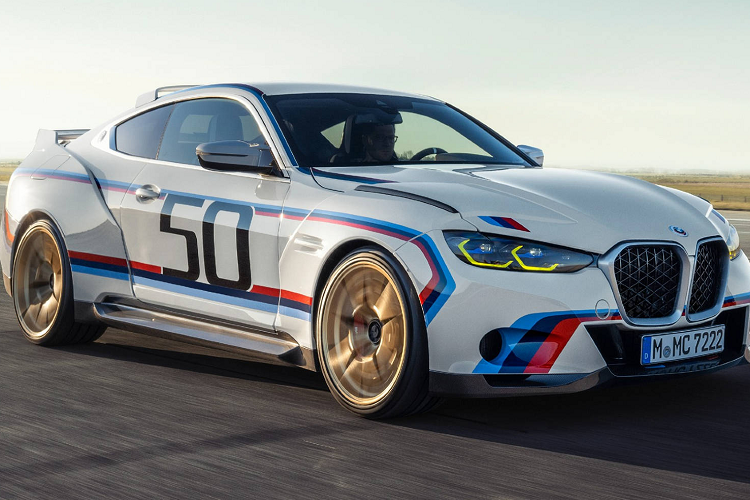 BMW 3.0 CSL 2023 - xe BMW thuong mai dat nhat toi 18 ty dong