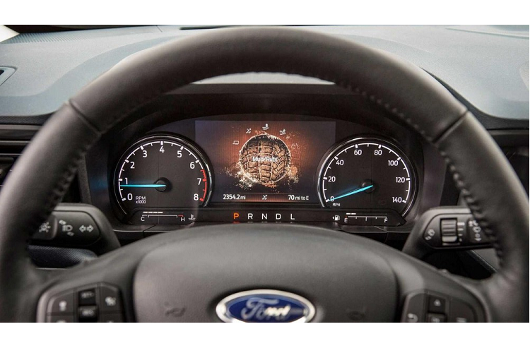 "Trái tim" của Ford Maverick Tremor 2023 là động cơ xăng EcoBoost 4 xi-lanh, tăng áp, dung tích 2.0L với công suất tối đa 250 mã lực và mô-men xoắn cực đại 376 Nm.