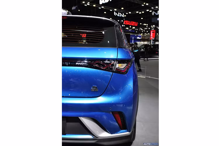 Hiện BYD Dolphin vẫn chưa chính thức được bán ra tại thị trường Thái Lan. Dự kiến giá xe BYD Dolphin 2023 bán ra khoảng 800.000 Baht tại Thái Lan (558 triệu đồng).