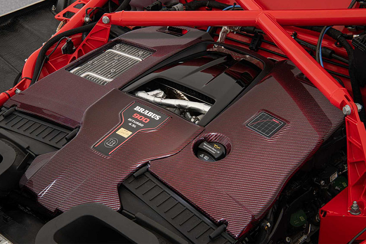 Nhờ vậy, những chiếc Brabus 900 Crawler hàng khủng này có thể bứt tốc từ 0 - 100 km/h chỉ trong... 3,4 giây! - điều mà nhiều siêu xe chưa chắc làm được! Tuy nhiên do trang bị bộ lốp địa hình hạng nặng, xe chỉ có thể đạt tốc độ tối đa 160 km/h.