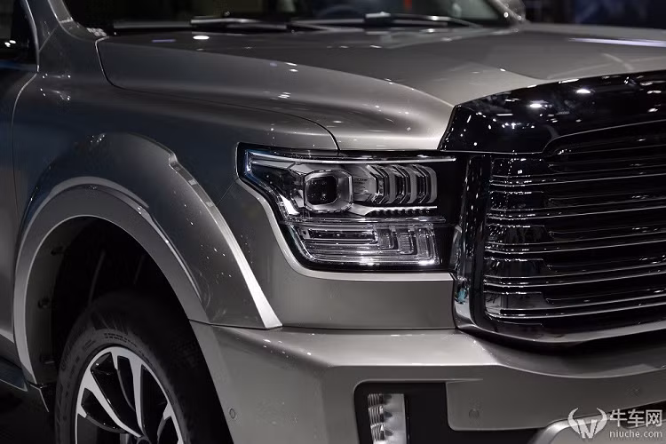 Trong khi đó, thiết kế ngoại thất của GWM Shanhai Cannon có vẻ lấy cảm hứng từ mẫu SUV hạng trung Tank 500. Đây là mẫu SUV cũng do hãng GWM sản xuất.