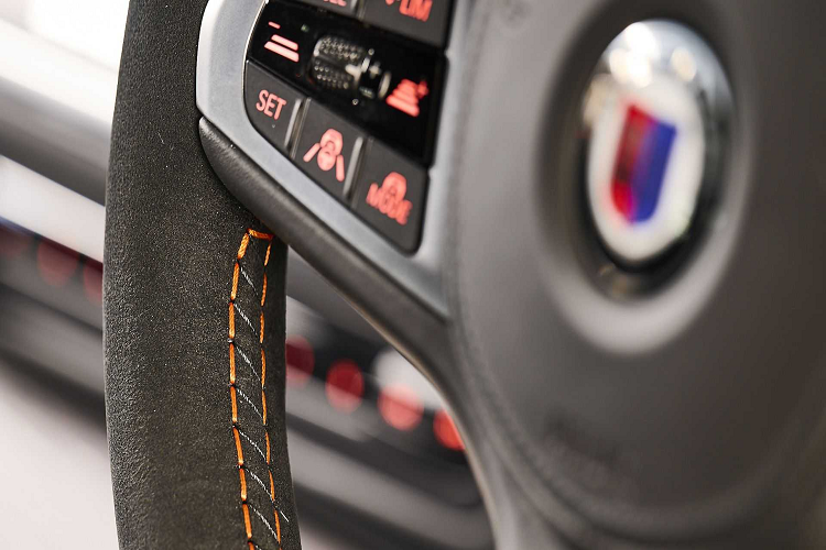 Ngoài ra, điểm chung giữa cả bốn mẫu xe công suất lớn là động cơ 6 xi-lanh thẳng hàng 3.0 lít sản sinh công suất 495 mã lực và mô-men xoắn 729 Nm. Mẫu xe được trang bị hộp số tự động tám cấp. 