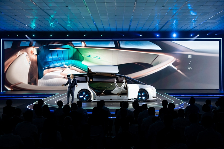 Chế độ Tea Time Lounge thú vị hơn, với một khu vực ghế ngồi phụ phát sinh từ phía sau, cho phép mọi người thư giãn và thưởng thức một tách trà khi ở ngoài trời.