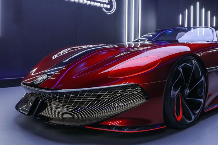 Tất nhiên một số chi tiết thiết kế “phi thực tế” trên bản concept như hệ thống đèn chiếu sáng, các bộ phận khí động học khá phô trương, bộ mâm khổng lồ cùng nội thất tràn đầy công nghệ sẽ được cắt giảm bớt.