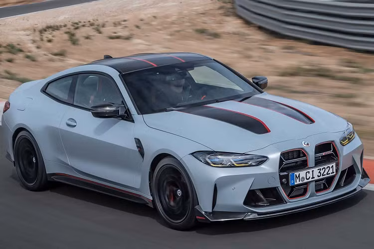 Mẫu xe BMW M4 CSL 2023 đặc biệt này cũng được trang bị động cơ tăng áp kép 3.0L tương tự M4 Competition, nhưng áp suất hút nhiên liệu được tăng từ 24.7 psi lên thành 30.5 psi, tức tăng 24%.