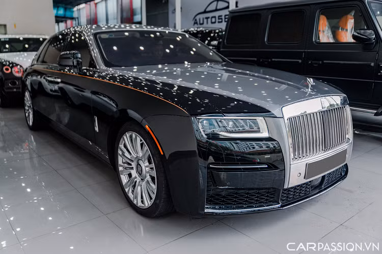 Chiếc xe có khả năng tăng tốc từ 0-96 km/h chỉ trong vòng 4,5 giây. Chiếc xe có mức tiêu thụ nhiên liệu khoảng 19,6 lít/100km đối với đường đô thị, 12,38 lít/100km khi vận hành trên đường cao tốc và 16,8 lít/100km kết hợp trong các bài thử nghiệm của EPA.