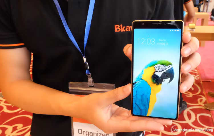 CEO Bkav Nguyễn Tử Quảng gọi vốn từ người hâm mộ Bphone - Hình 2 CEO Bkav Nguyen Tu Quang goi von tu nguoi ham mo Bphone-Hinh-2